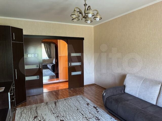 2-к. квартира, 57 м², 4/9 эт.