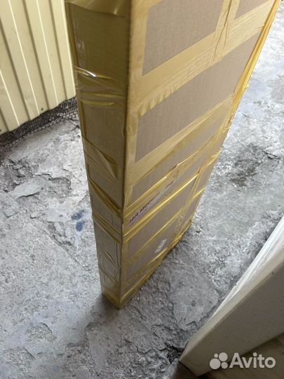 Продам коробку с вещами