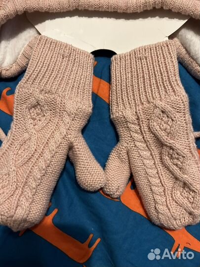 Шапка и варежки комплект