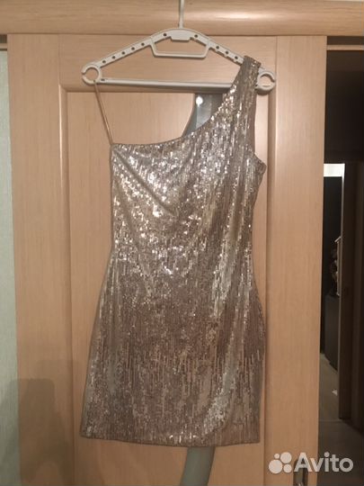 Красивое платье 44 размера