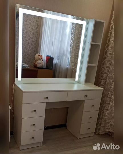 Гримерный стол с Led-подсветкой