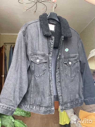 Джинсовая куртка с мехом - ASOS, черная