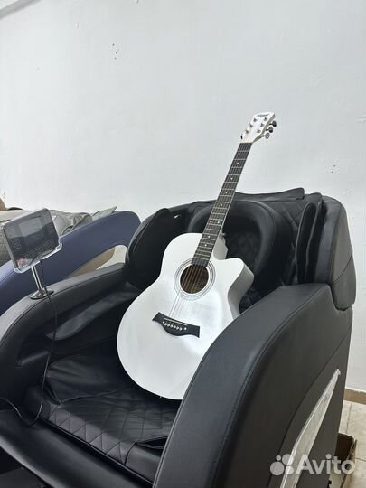Акустическая гитара belucci