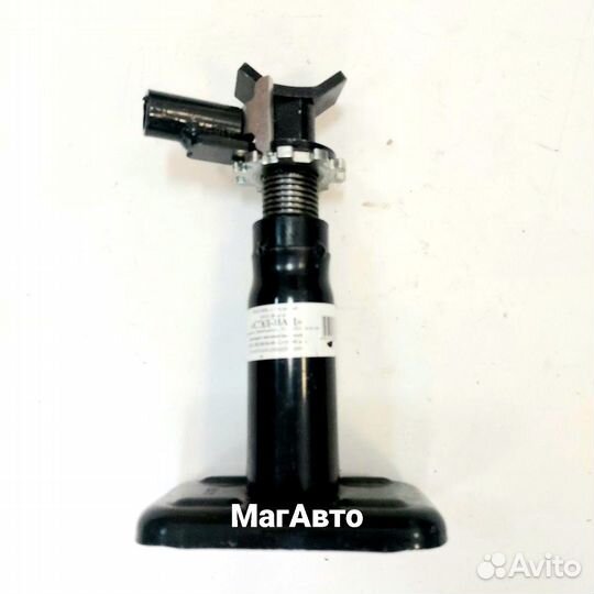 Домкрат железный 2000 кг винтовой