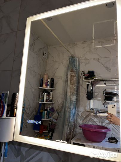 Зеркало с подсветкой и часами