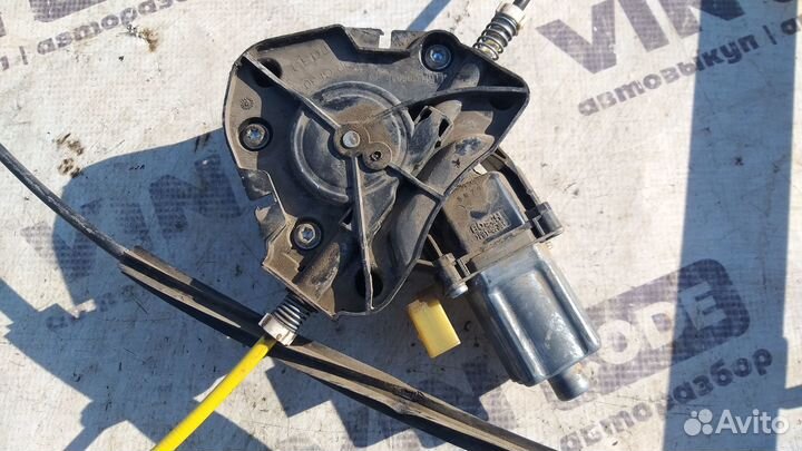 Стеклоподъемник передний левый LADA Niva 21214