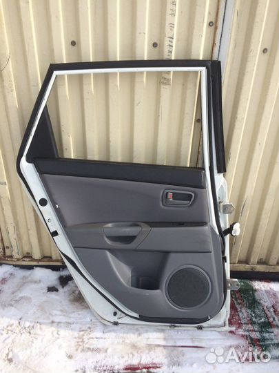 Дверь задняя левая Mazda 3 BK хэтчбек