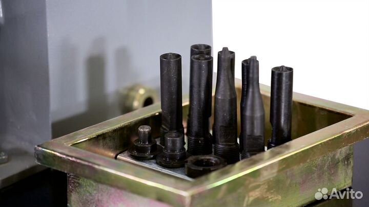 Станок для наклепки накладок на тормозные колодки