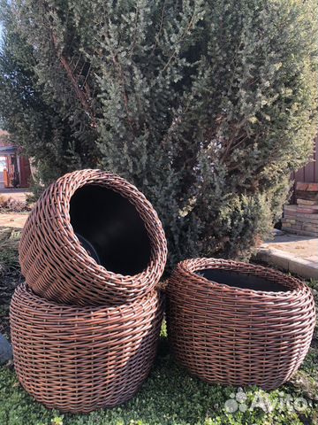 Кашпо из искусственного ротанга