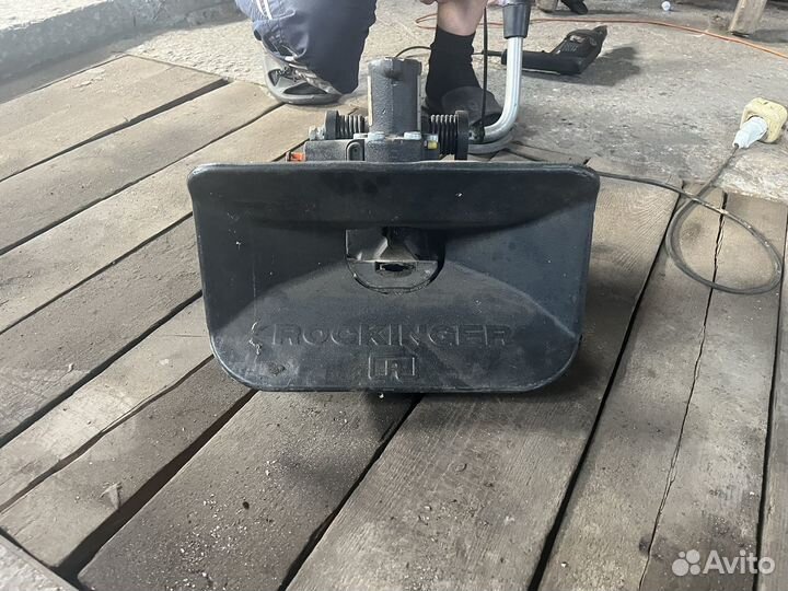 Тягово-сцепное устройство