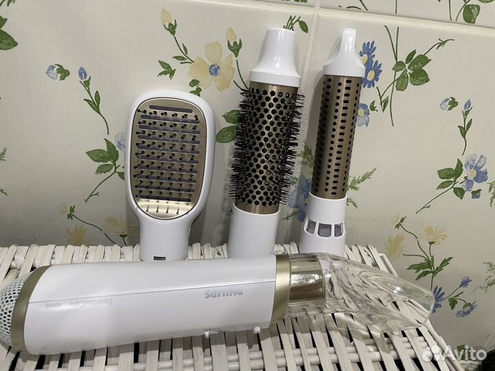 Фен для сушки и укладки волос