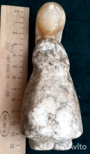 Статуэтка девушка камень.Белый кальцид,селенид