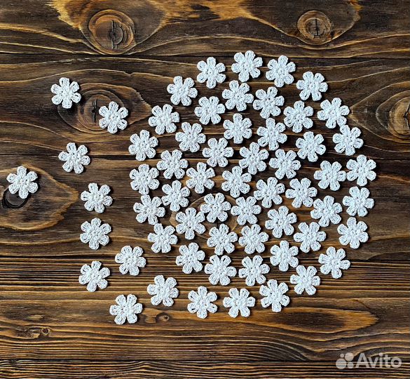 Вязаный декор (цветы)