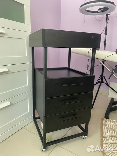 Этажерка на колесиках