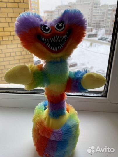 Килли Вилли Хаги Ваги радужный поет танцует повтор