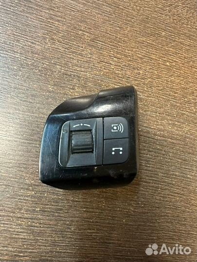 Кнопки руля Opel Astra H седан Z16XER 2010