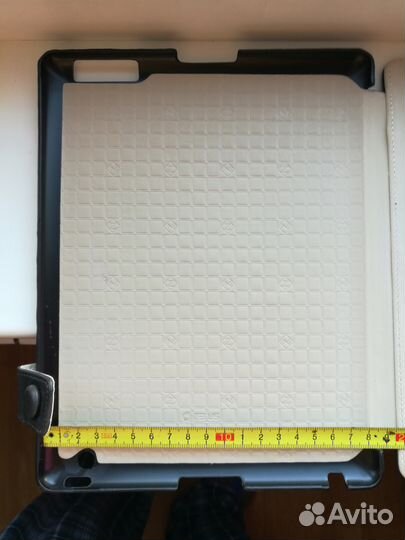 Чехлы для планшетов и айфонов