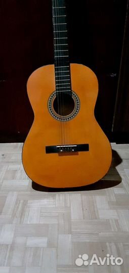 Гитара 6 ти струнная