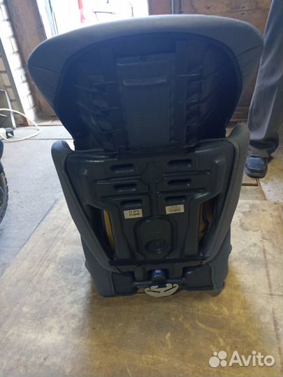 Автомобильное детское кресло бустер