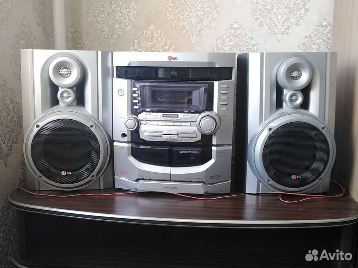 Музыкальный центр LG LM-230