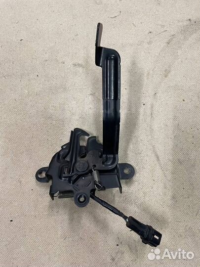 Замок капота Toyota Land Cruiser 300 2021г