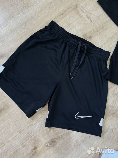 Комплект одежды рашгард шорты гольфы nike