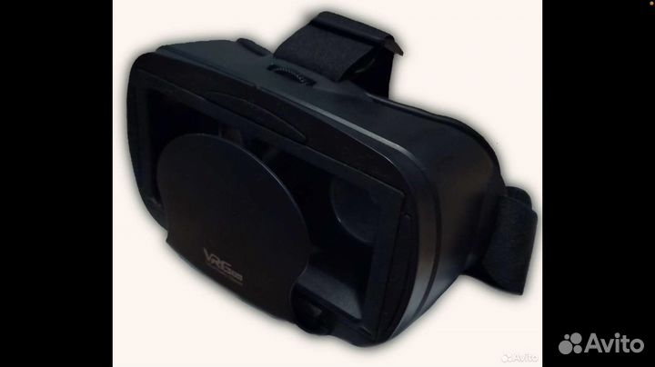 Очки виртуальной реальности с джойстиками