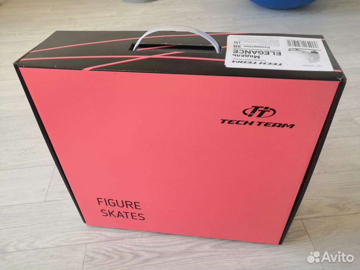 Новые фигурные коньки с мехом, все размеры