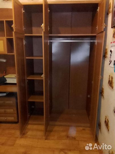 Компьютерный стол и шкаф