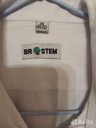 Рубашки белые, синие, брюки черные