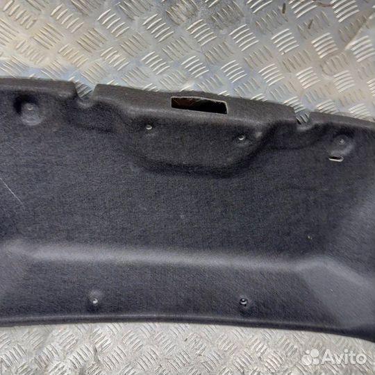 Обшивка крышки багажника Ford Focus BM iqdb