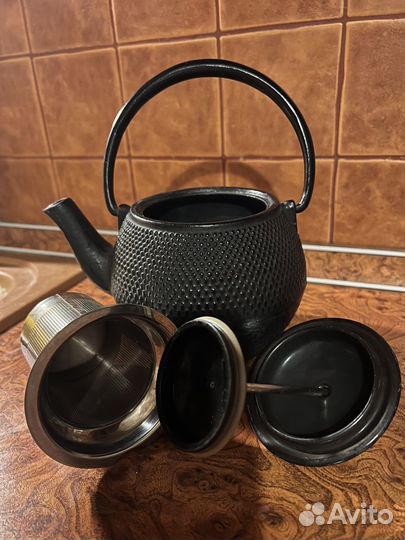 Чугунный заварочный чайник Bodum с прессом