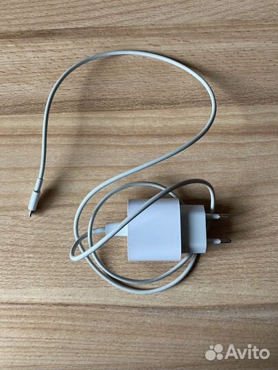 Зарядное устройство для телефона USB-C