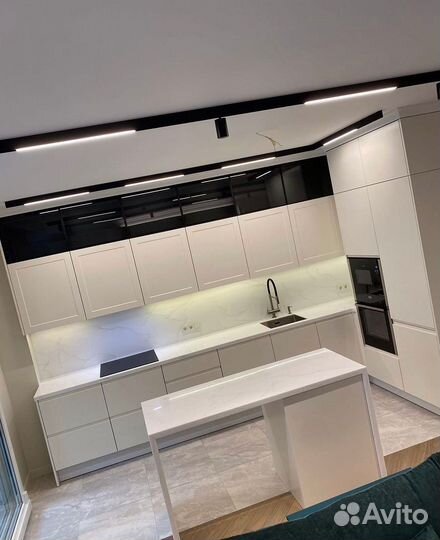 Кухня до потолка на заказ