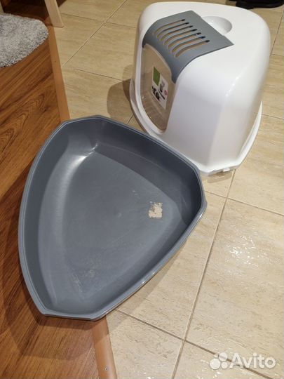 Кошачий туалет домик угловой