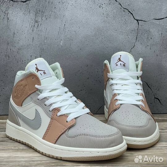 Кроссовки Nike Air Jordan 1 Mid 