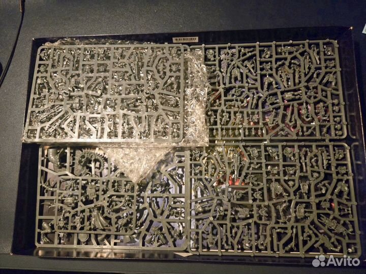 Культ генокрадов из коробки Shadow throne