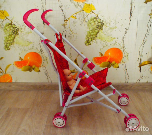 Коляска для кукол с куклой