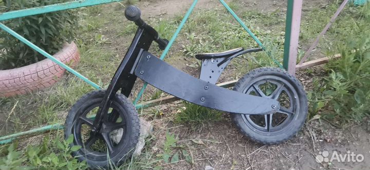 Беговел деревянный