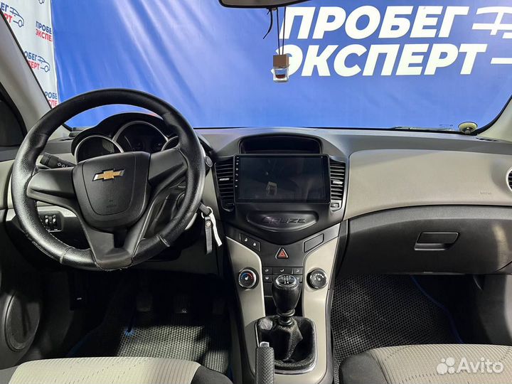 Chevrolet Cruze 1.6 МТ, 2011, 197 000 км