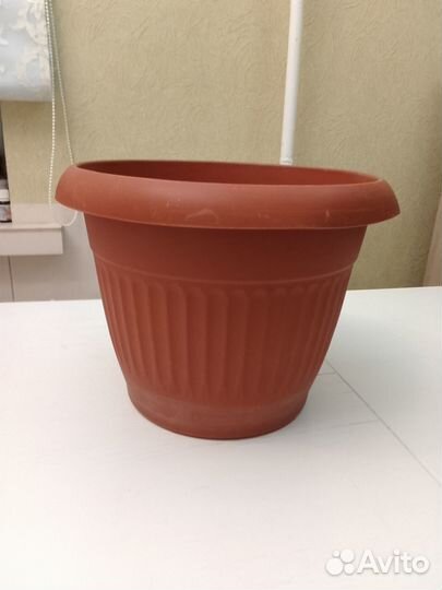 Горшок пласт большой без поддона