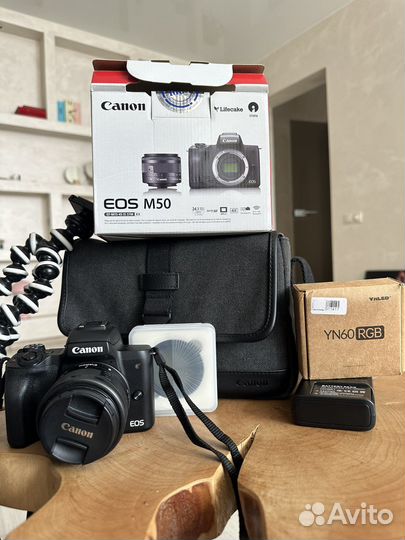 Фотоаппарат Canon EOS M50 kit 15 с набором