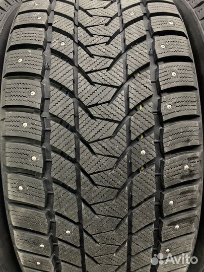 Tri Ace Snow White II 285/45 R21 109H