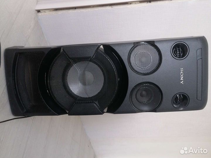 Музыкальная станция Sony MHC v50d