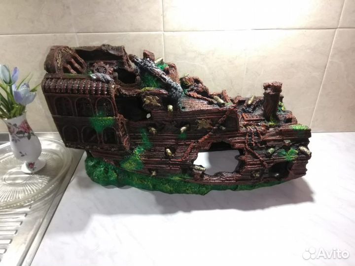 Корабль в аквариум длиной 1 метр