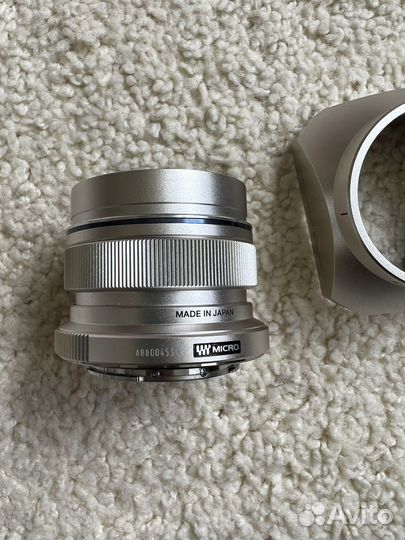 Объектив Olympus ED 12mm f2.0 c блендой lh-48