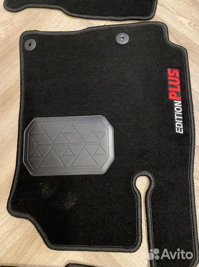 Автомобильные коврики ворсовые