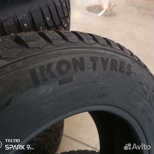 Ikon Tyres Autograph Ice 9 SUV 235/65 R18