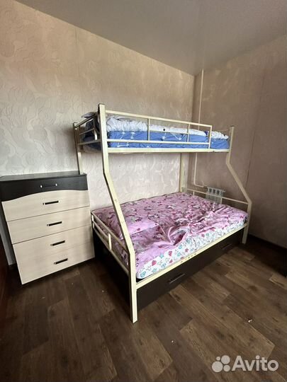 Двухярусная кровать