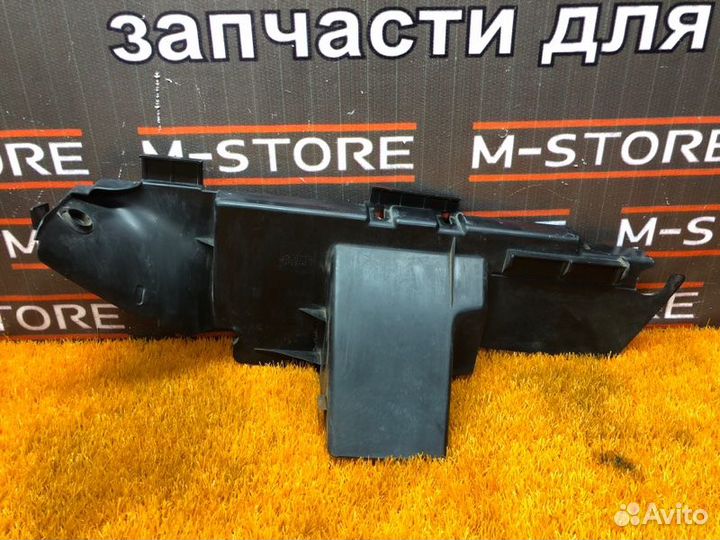 Воздуховод радиатора передний левый Volkswagen